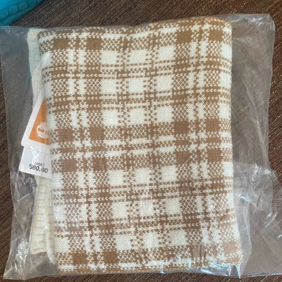 TIMBERLAND SCARF NWT - Picture 2 of 4
